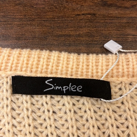 NWT Simplee Sweater W/Fringe Sleeves, Sz. M. - Picture 9 of 12